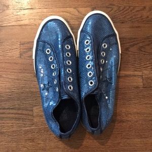 New unworn limited edition converse